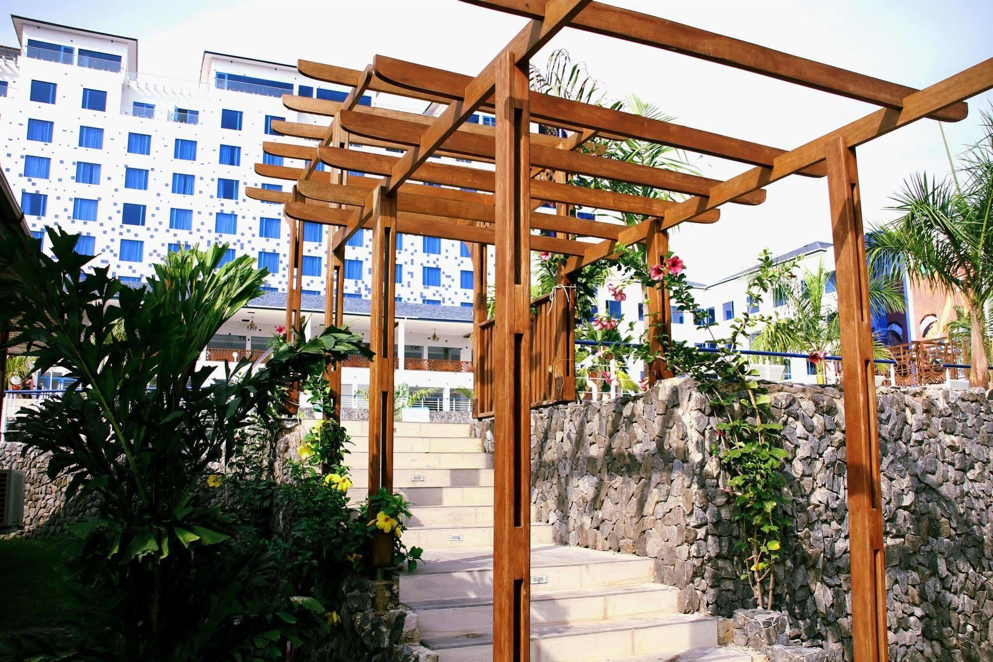 Best Western Plus Serene Atlantic Hotel Sekondi-Takoradi Exterior foto